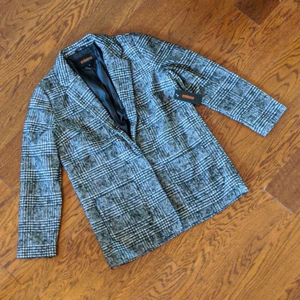 Stylish tweed blazer